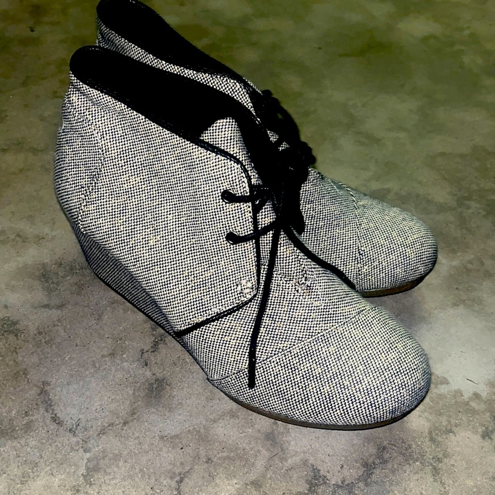 accent booties